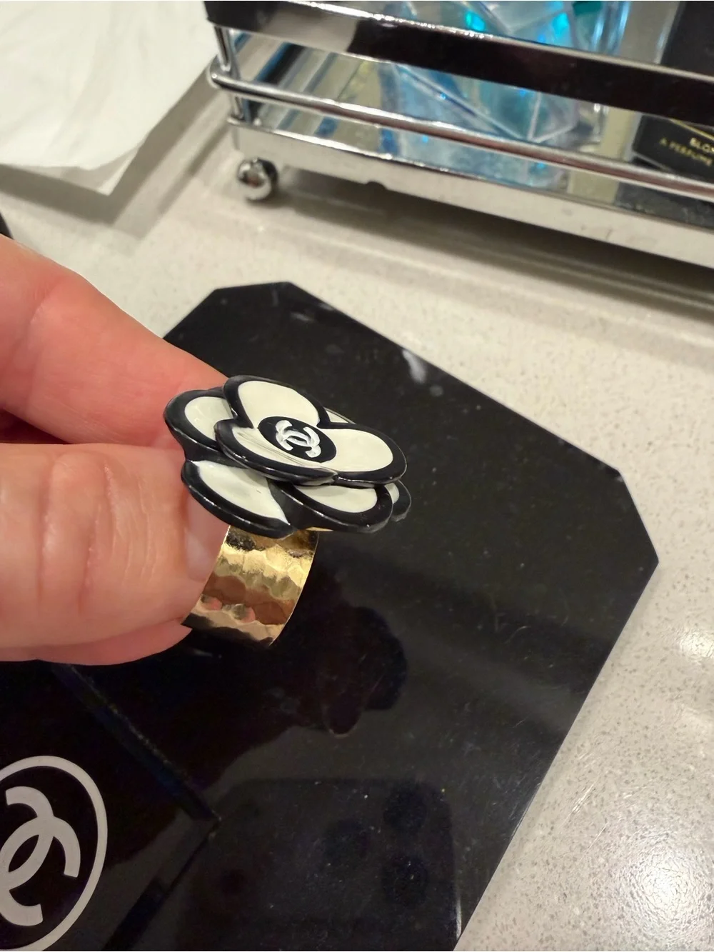 Ring Black and White Floral Brooch